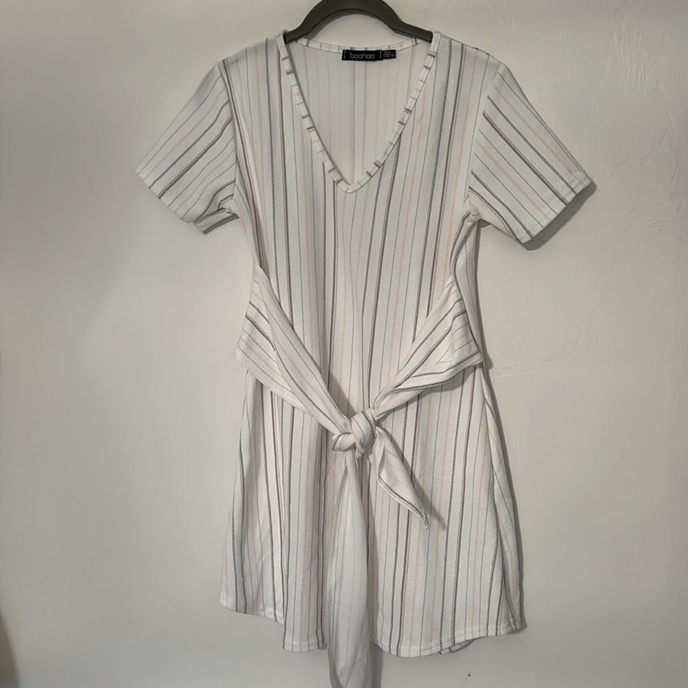 NWOT boohoo Stripe Tie Waist Shift Dress - Picture 3 of 5